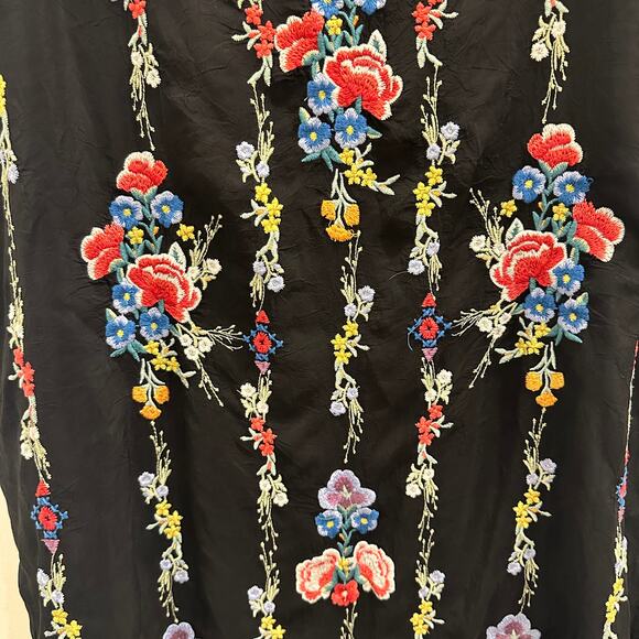 Johnny Was Bennet Tunic Black Multi Floral Embroidery Boho Coastal Resort Wear - Picture 7 of 14